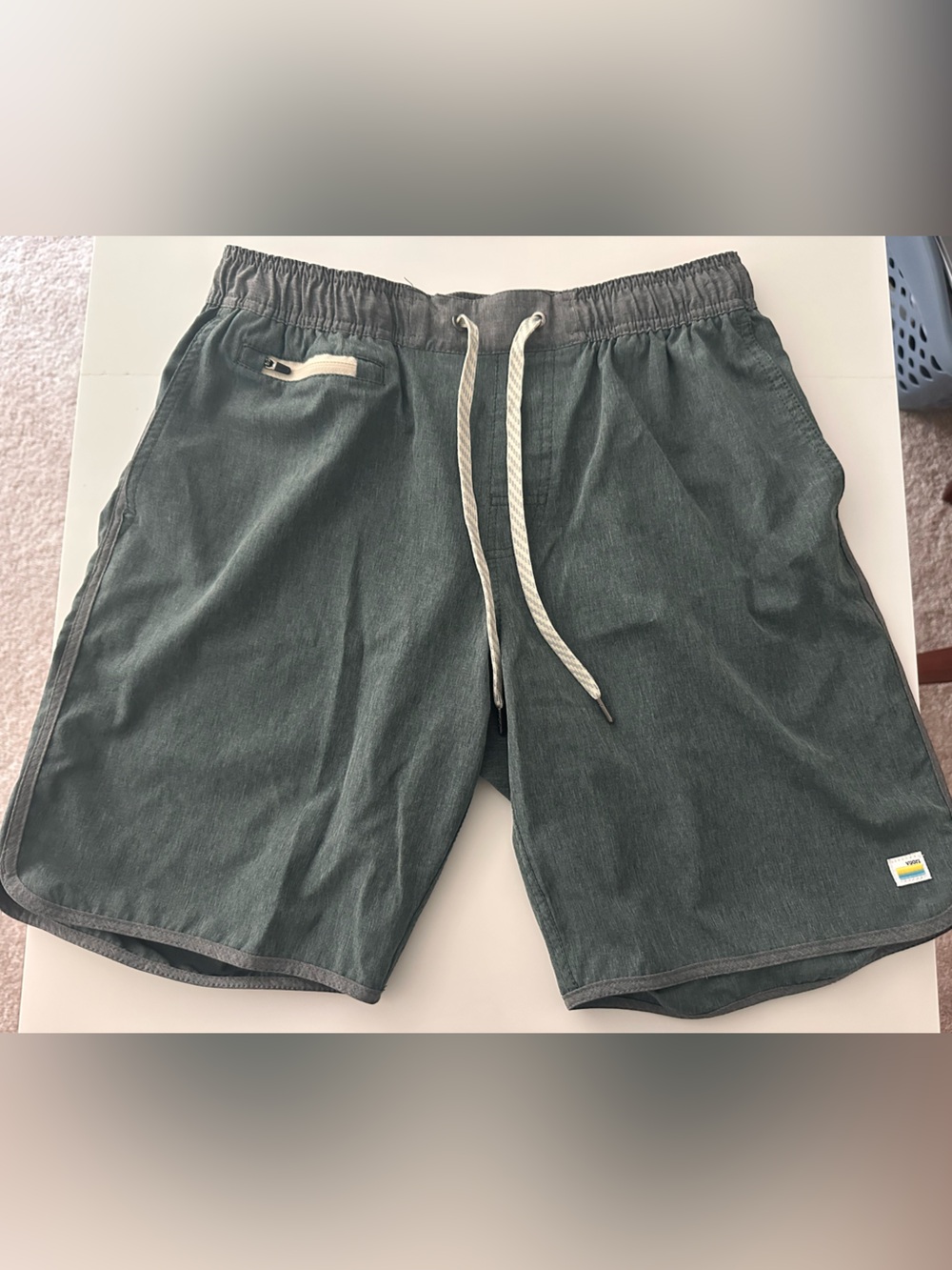 Men's VUORI Banks Performance Shorts Rare Green/Gray 4-Way Stretch, Medium